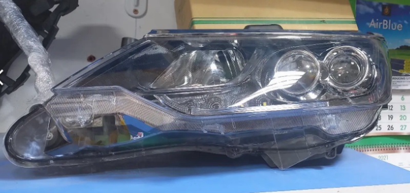 Передняя фара от Toyota Camry 5